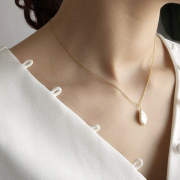 Baroque Pearl Pendant Necklace